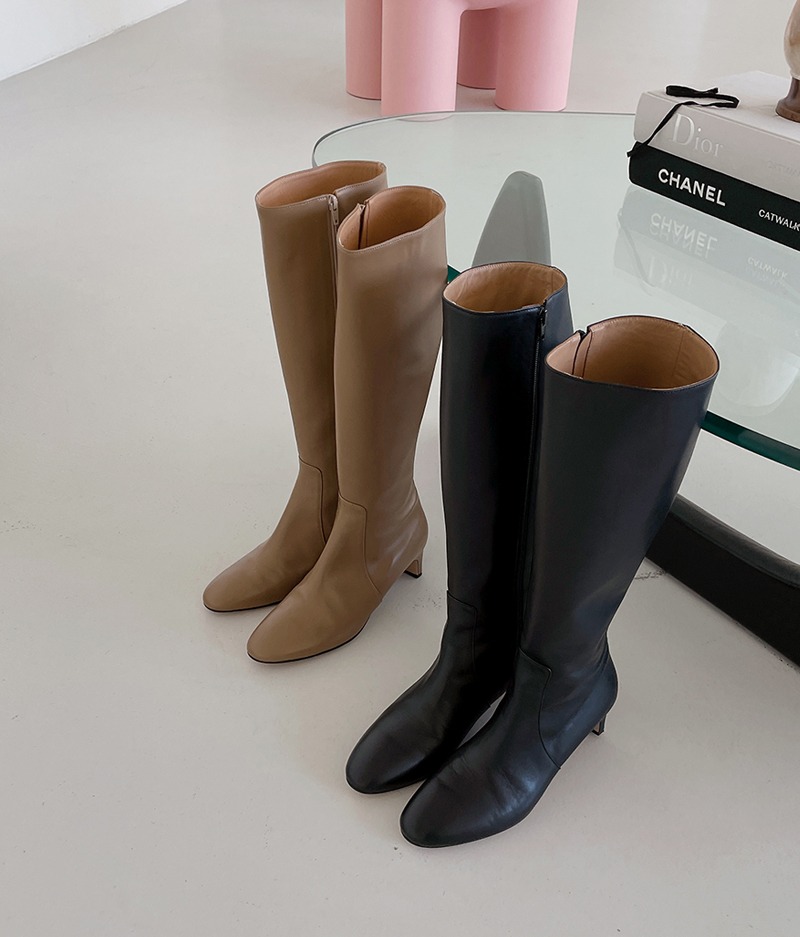 silhouette long boots